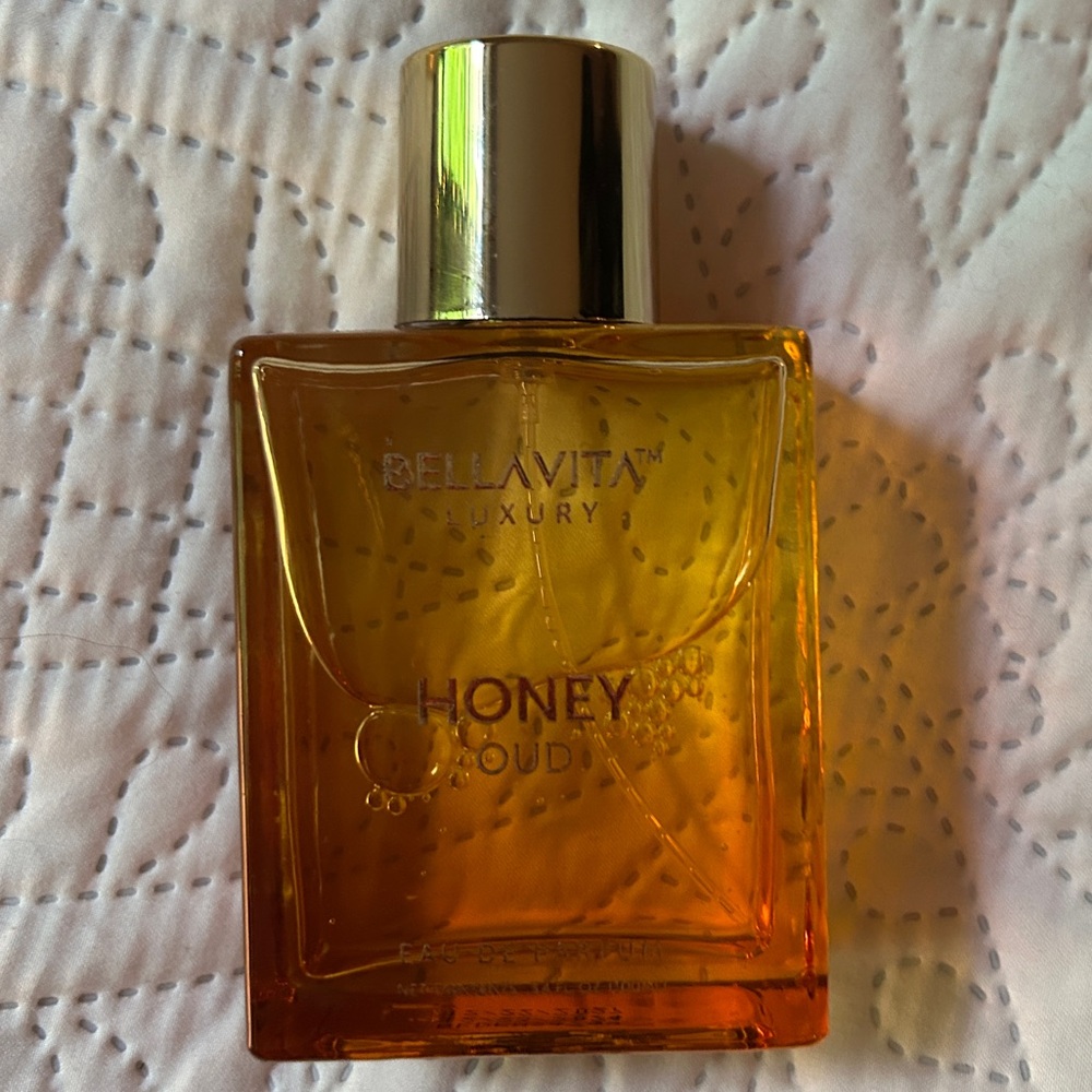 Bella Vita Honey Oud Fragrance spray